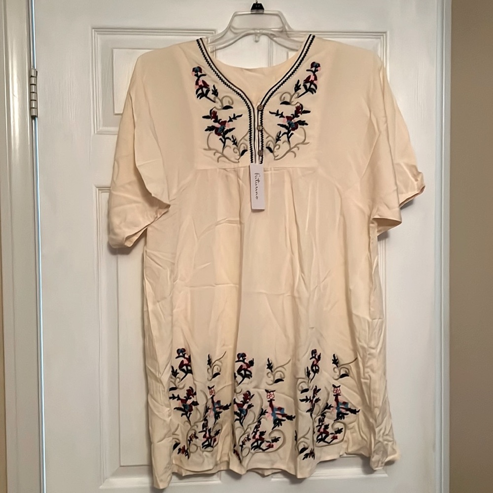 NWT Bohemian Embroidered Crew Neck Dress Fashionable Classic Button Down…